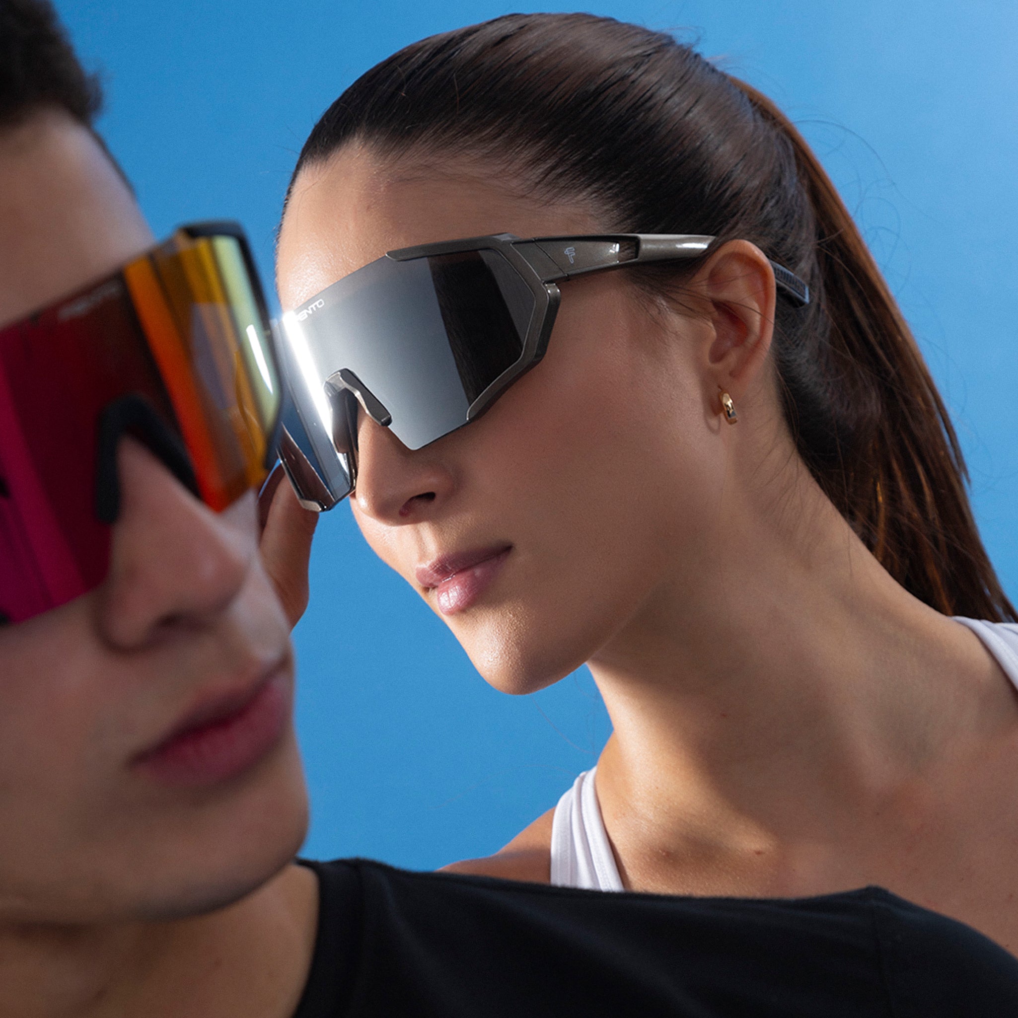 Fento Hyper Gun Silver – lightweight performance sunglasses with metallic finish.